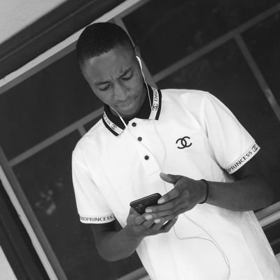 OlusojiKayode1's profile picture. Broke but bless🙏🏾 Vaddict 🥷 Manutd