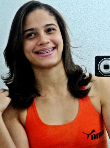 Entre o certo e o errado, eu escolho o que me faz feliz.  '  

http://t.co/VfJqgZWO4c