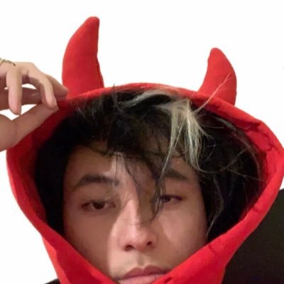 i started #shallowbucks / letterboxd: fkanico 🕷 graphic designer / artist - dm for commisions