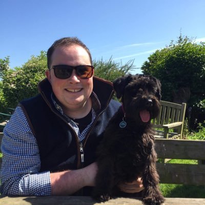 Curate serving on the Northumberland Coastline | Priest | G&T in LGBT 🏳️⚧️🏳️🌈 | Schnauzer Dad | Maker/Creator | Arts & Crafts Interiors | He/him