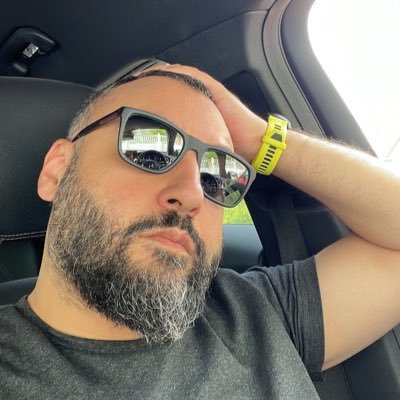 E-commerce expert - Etsy Top 500 - 4x Cancer Survivor - Triathlete - Pianist - Coffee Geek