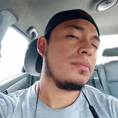 Músico, melancólico y melómano, ahora también estrimer 🎹🎸🥁 💻Intentando crear mi mejor soundtrack #musicoindependiente #streamer