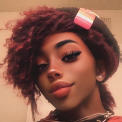 LilithIzayoi's profile picture. I appreciate a good thigh from time to time