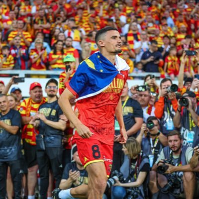 ruinene8's profile picture. 