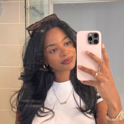 AsantiTM's profile picture. 📍out and about