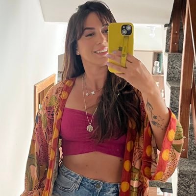 Todo mundo tem uma bio criativa por aqui, menos eu. E olha que sou marketeira #aindabemquemeuchefenaomesegue