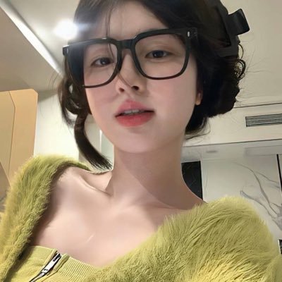 QvY3e's profile picture. 无🚪槛，胸D 身高168 体重98 可以sp裸聊，想玩的私 老客户可以线下。