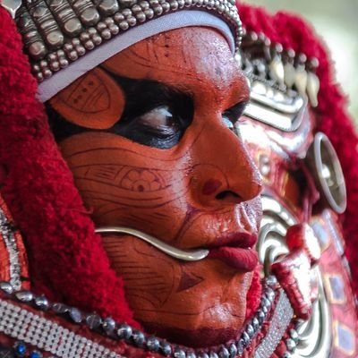 മലയാളം ട്വിറ്ററിലെ ആസ്ഥാന കോഴികളിൽ ഒരുവൻ.
Foodie | Sometimes, a photographer | Love to cook | Believe in left ideology