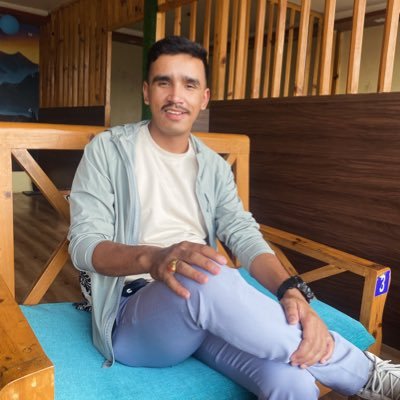 किताब उहि पाना फरक📖 फल उहि दाना फरक🍇 जिन्दगी उहि चाहाना फरक🧬 गल्ती उही बहाना फरक🎭 जिन्दगी सफल हुन काम फरक गर्ने हैन काम गर्ने शैलि फरक हुनुपर्छ🇳🇵