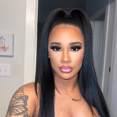 ig: Chelseacwaddle || Owner of Waddleway Athletics