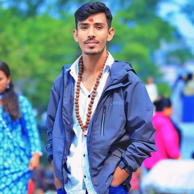 लाखौं सपना धितो राखेर करोडौं बाध्यता सँगाल्दै हिडेको एक यात्री हु 🏃♀️तिमिले जिन्दगीको अर्थ सिकाएर लज्जित नबनाउन 😜😜🏃