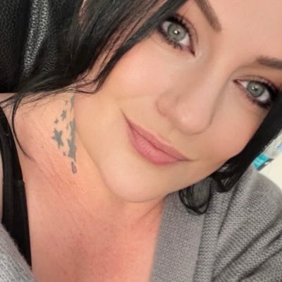 mother & wife to be 👩🏻🍼👬👫👰🏻♀️🤵🏻♂️💍Rangers FC ❤️🤍💙⚽️ , Foodie 🥘, travelling 🧳 ✈️Tommy Robinson 🫶🏻 advance uk member 🇬🇧