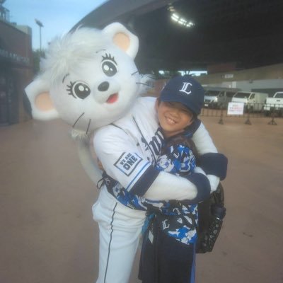 lionsfanfamily's profile picture. 家族アカ。りょういち(父)→野球するのも好き♪おけい(母)→ スコアラー勉強中 #武内夏暉 ♪ 翼Z(長男)→平日ホームは現地率高。主食は日本豚園のキュウリ #岸潤一郎 ♪すば(次男)→左投左打 期待の左腕♪そうま(三男)→3歳ながら野球愛強し♪よろしくお願いします！#seibulions #埼玉西武ライオンズ