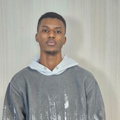 Adamushan's profile picture. Fixer sur ses objectifs