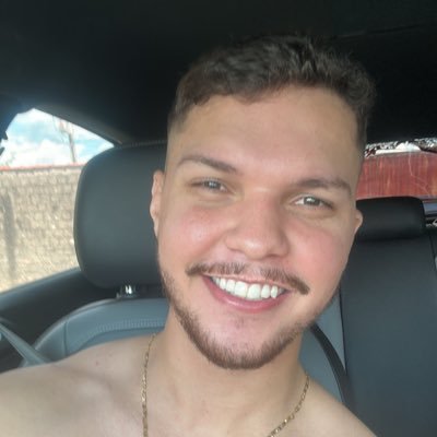 njpaulino00's profile picture. de longe parece q sou chato, de perto parece q to de longe