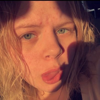 Whitley13162839's profile picture. 23;)