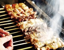 岐阜県瑞穂市にある焼き鳥屋、扇屋の公式アカウントです。焼き鳥にはこだわりの『備長炭』を使用しています!当店だけのオリジナルメニューや自慢のお酒など取り揃えているのも特徴です。お店の情報や日常の事、裏話など呟きますので、気軽にフォローしてください!