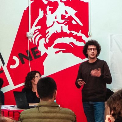 Attivista politico con @marxistcom IMT | membro del Comitato Locale di Napoli con @falcemartello