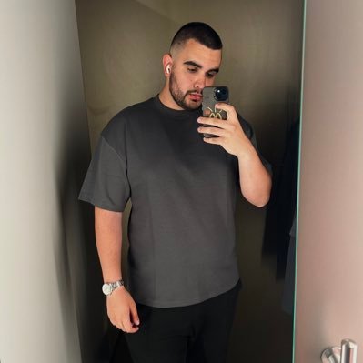 Full Time Editor 🇲🇪
✉️ kulinovic.savo@gmail.com
Instagram:https://t.co/kpBAG9oTKX
YouTube:Savo Kulinovic
