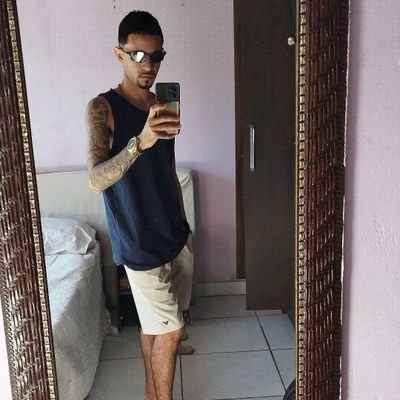 Jesus é o dono do lugar /// louco e sonhador /// grato por tudo 🙏💪 /// 26/04/2022 / 15/05/2022 te amarei eternamente princesa do tio 😭💔✝️👼👶🏼