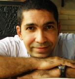 Leitor de literatura fantástica, especulativa e gêneros afins.  Curto tecnologia e tudo mais.  Sou nerd, mas sou legal!