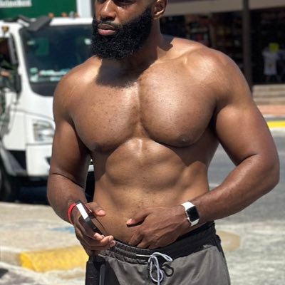 BenzRozayy's profile picture. I flirt sometimes 😌| Father of None…Known as Daddy to Some |Poise…Patience…Penetration