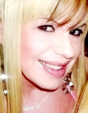 Sou uma Trans Linda, Loira e Sexy...