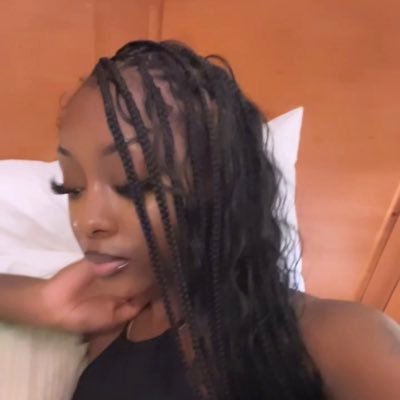 Sxxoxxa's profile picture. just a girl 🫧