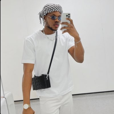 Business Analyst| View and follow back cus i exist! Chelsea fc!