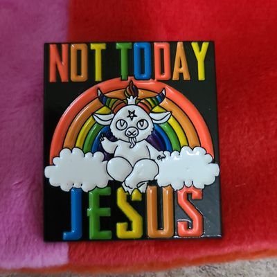 CanuckCutie2007's profile picture. Expert on nothing. We are all just yelling in to the void. You're not important and neither am I.