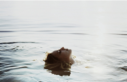 Alice_PN4's profile picture. I'm Alice and I am swimming in district 4.
~RP ACCOUNT~