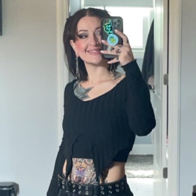 CaylaSnooze's profile picture. she/her. 30 ❌ no minors ❌