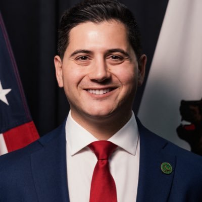 American Lawyer 🇺🇸 - personal account - follow my official government account @USAttyEssayli