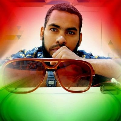 Qasimislampuri's profile picture. تیری ایک نگاہ کی بات ھے 
                                                                                                          میری زندگی کا سوال ہے🤍