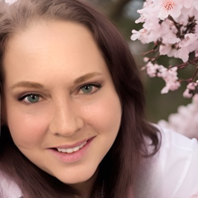 AstridMedici's profile picture. Marketer, Visual Artist, Audio Engineer, Traveller