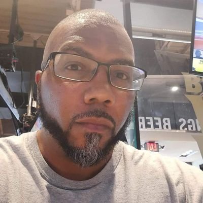 🎥 Award winning Actor
💪🏽 Pro wrestler
✊🏽 BDSM Dom
🥮 UGC Creator
✈ CEO, Planet Velvet LLC