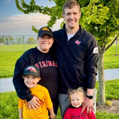 AbbyChristine2's profile picture. Iowa native • Coaches Wife • Big Lou & Jess’s Mom • Dog Mom