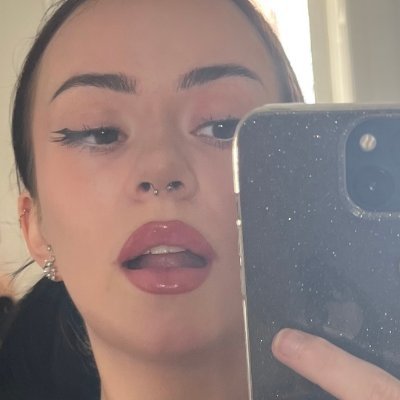 🌙 Hey, I'm Julia | Goth girl with a cute twist | Lover of adventures, gaming, and cozy moments | Exploring the darkest corners and the brightest lights
