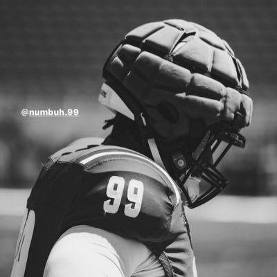 @lifeatpurdue Graduate 🎓 DT @faufootball #203 🤘🏽🤘🏽