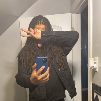 Well….. I’m Definitely A Vibe Like No Other,I’m a bit of a pothead😶‍🌫️🍃🍃 And Oh Yeah I’m Also A Content Creator🎥 So Subscribe To Laidback Seno On YouTube‼️