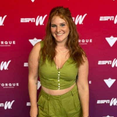 HannahDCarver's profile picture. NGHA Most Improved Player ‘04 | Two-time @SportnSocial Sunday Softball Bronze Medallist | Amateur Chicken Wing Connoisseur | formerly @TSN_PR | she/her
