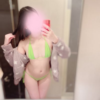 GOGO_yuraPON7's profile picture. 🍒セクシー＆キュート🍊山、海、食べ物すきすきだいすき🍙ちゃーむぽいんと：おへそとえくぼ👙