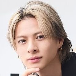 aki_sho_angel49's profile picture. Mr.KING時代から平野紫耀くんのファンです❤
ザ少年倶楽部で初めてパフォーマンスを観たとき、素敵なハスキーボイスの歌声と、キレキレで華のある華麗なダンスに驚いて魅せられ、その日からずっと応援しています😊
RT多め
キンプリ箱推し👑✨ジャニーズとJ-POPが好き。洋楽も時々🎶Number_iとTOBE応援📣