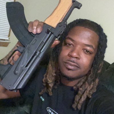 Free DJ 🤙🏽 I Be Solo .. 25 years yung ..