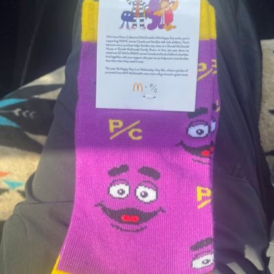 if u kno me, no u don’t 🙅🏻♀️
(yes those are Grimace socks as my pfp)