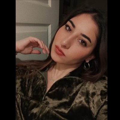 kubraasimsek25's profile picture. 34/25