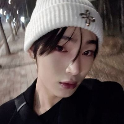 skylar_cloud19's profile picture. We stan Enhypen and TXT😌
AU writer