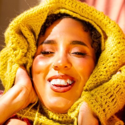she/her.singer/songwriter/educator. lyric-obsessive.music lecturer at @uniwestminster + ACM 🇲🇸 🇹🇷 Currently getting my Music Business Management MA 🧑🏽🎓