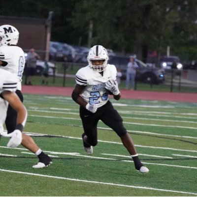 Mahwah ‘26 | 5’9 180| GPA 3.4| 🏈 LB,RB | | 🏀 guard |