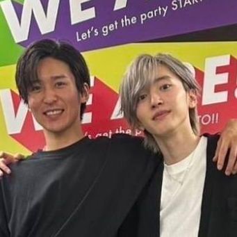 Starto Entertainment fan since 2005 from Toronto, Canada🇨🇦 | NaniFam🩷 | Ae-tan💙 | Arashian for Life | カナダからスタートエンターテイメントオタクです|ネタバレ | Spoilers | Multi-Fandom